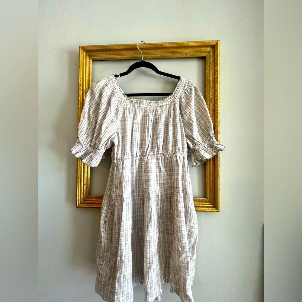 NWOT- Old Navy puff sleeve tiered dress